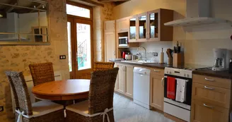 La maison triangulaire - isabelle denelle